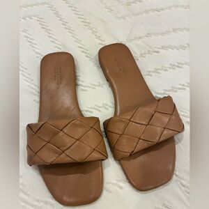 Cushionaire Franca Woven One Band Sandal

Women's Tan Slide Sandals size 9